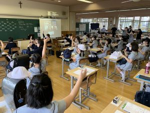 やっぱり学校は こうでなくっちゃ 初のわくわく分散登校 カリタスの日々