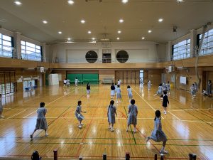 やっぱり学校は こうでなくっちゃ 初のわくわく分散登校 カリタスの日々